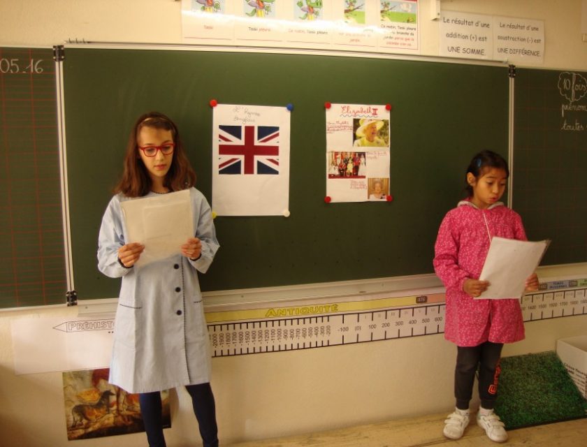 FELICIE ET SLENDI LA REINE ELISABETH II ET L'HYMNE NATIONAL